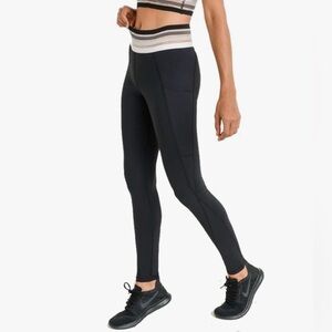 Mono B Women's Performance Activewear Yoga Leggings Sleek‎ Contrast Mesh Panels